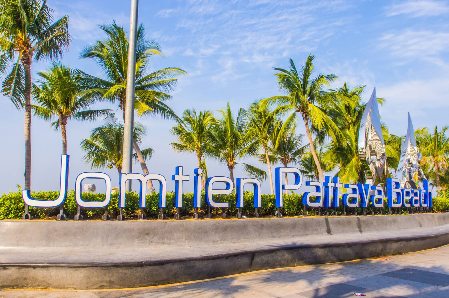 「Jomtien Pattaya Beach」の看板