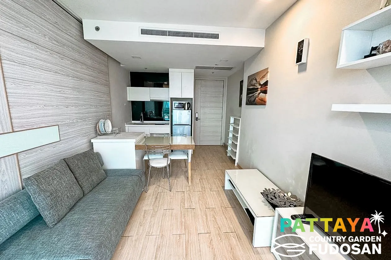 Beachfront Condo in Jomtien for Sale!