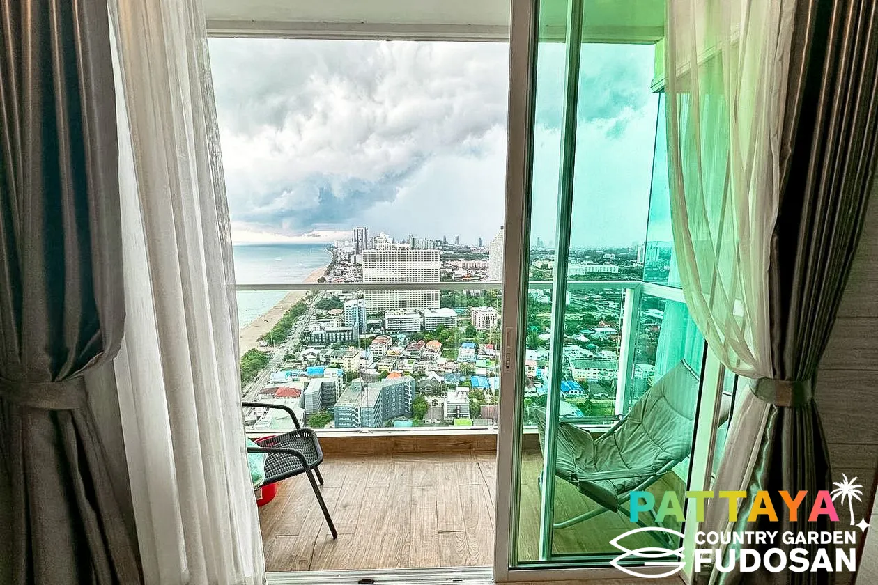 Beachfront Condo in Jomtien for Sale!